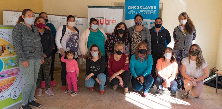 Imagen-Familias de Valle Medio participaron de un taller sobre alimentación saludable